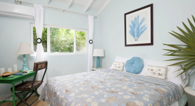 Moonflower home, Prenota Hotel Gregory Town Harbour Island.