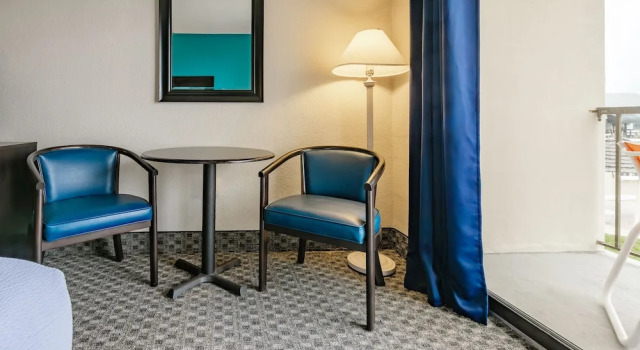 Четырёхместный номер Standard The Bay Resort