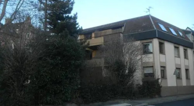 Lenny, Book Hotel Schiltigheim 
