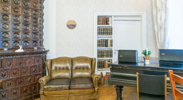 Отель Godart