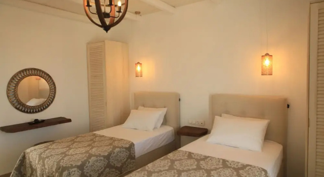 Люкс Luxury с балконом Theasis Luxury Suites