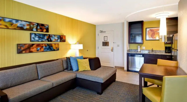 Четырёхместный люкс Residence Inn by Marriott Springfield Chicopee