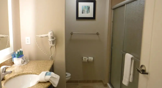 Двухместный номер Premium Holiday Inn Express West Jefferson by IHG