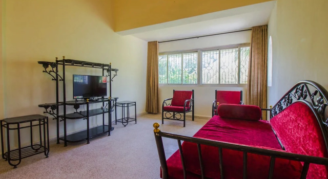 OYO 15817 Home Spacious 3BHK Candolim, Prenota Hotel Candolim 