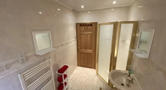 Коттедж Country Cottage Sleeps 6 w Hot Tub & Dog-Friendly
