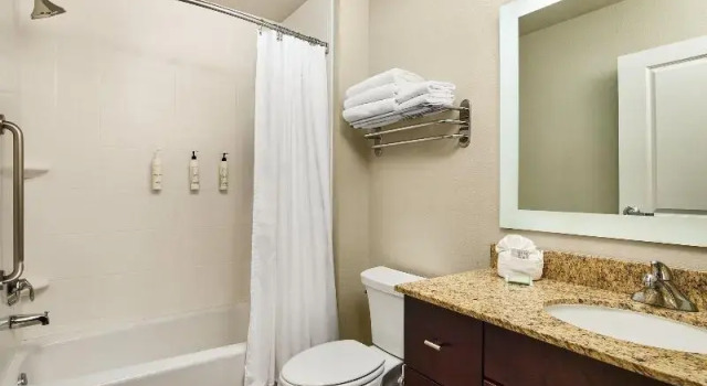Двухместный люкс TownePlace Suites by Marriott Garden City