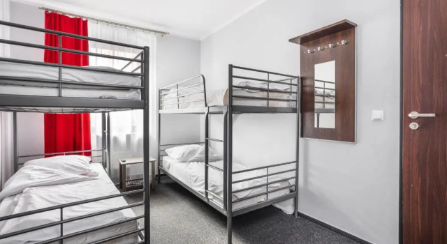 Кровать в общем номере Shick Hostel & Apartments