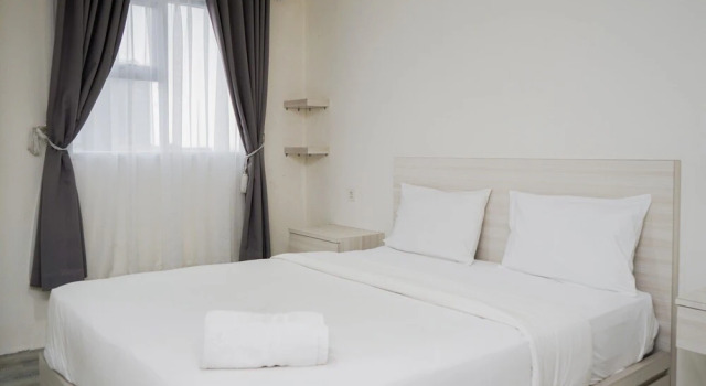 Warm And Cozy Studio Bintaro Icon Apartment, Book Apartment Hotels in South Tangerang with a Pool, Swimming Pool