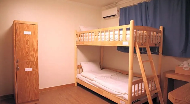 Pat în dormitor (dormitor pentru bărbați) Atti Guesthouse