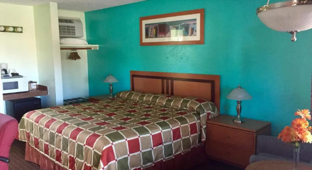 Номер Standard Klamath Motor Lodge