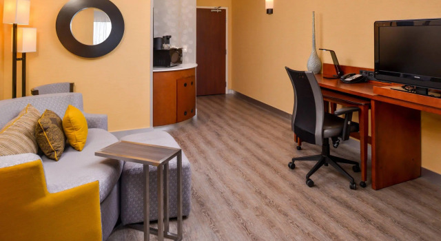 Двухместный люкс Executive c 1 комнатой Courtyard Marriott Victorville
