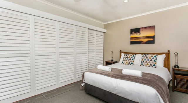 7 James Cook Apartments