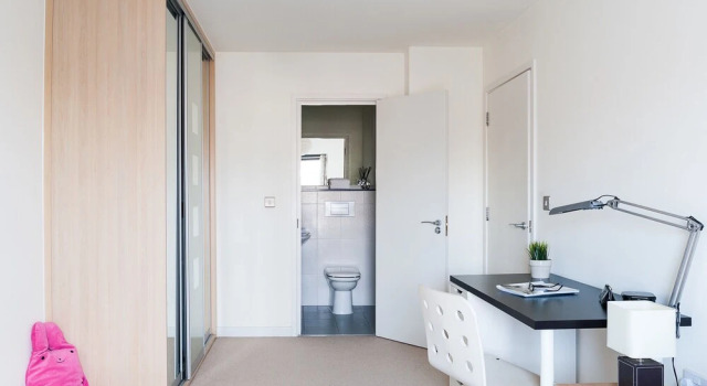 Fantastic 2BR Flat in East London