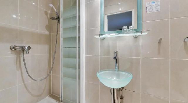 Трёхместный номер Standard Louisa Hotel Paris