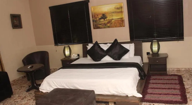 Номер Standard Charlie's Place And Suite