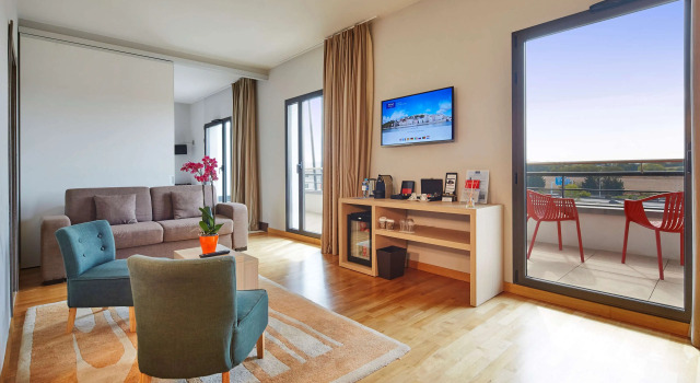 Номер Superior Kyriad Prestige Lyon Est - Saint Priest Eurexpo Hotel and Spa