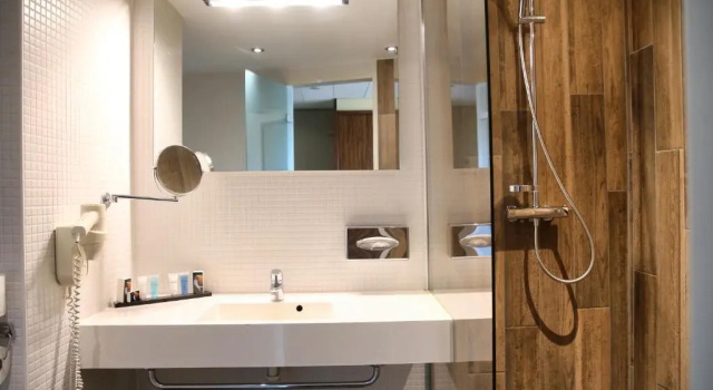 Люкс Van der Valk Hotel Rotterdam - Blijdorp