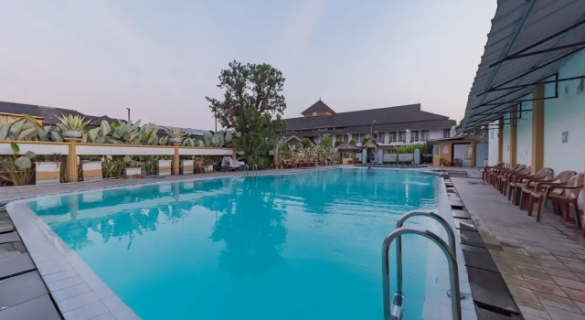 Urbanview Hotel Crown Tasikmalaya by RedDoorz, Book Hotel 3-Star Hotels in Tasikmalaya, 3*