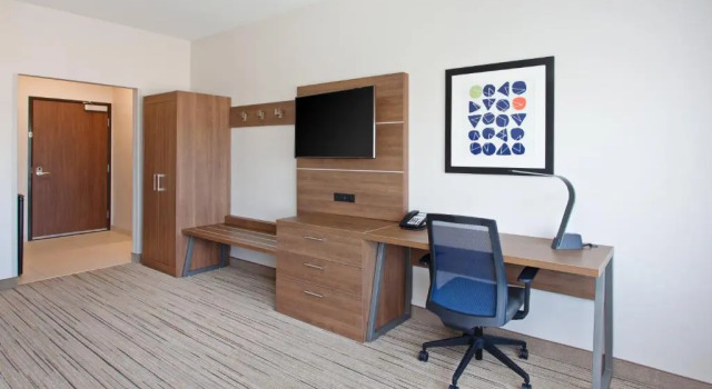 Люкс с 2 комнатами Holiday Inn Express & Suites Moses Lake by IHG