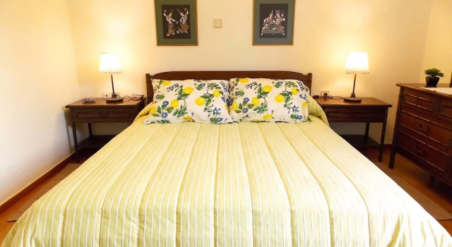 Апартаменты Glyfada Spacious Apartment Garden