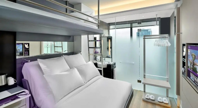 Трёхместный номер Premium YOTEL Singapore Orchard Road