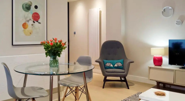 Fernlea Garden 8, Забронировать Отель Отели Лондона с парковкой, рядом с Лондонский музей швейных машин, Парковка