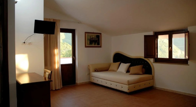Hotel Valleverde, Reservar Hotel Corbara Campania