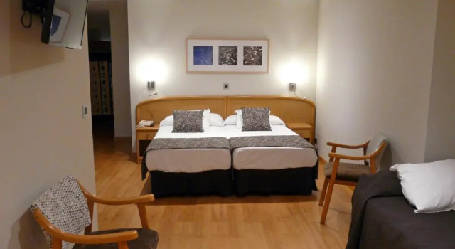 Трёхместный номер Standard Hotel Tanit