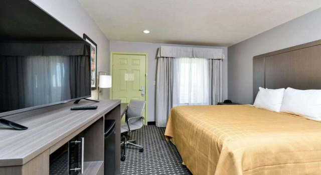 Scottish Inns & Suites, Book Hotel Hoteller i Cotulla med parkering, Parkering