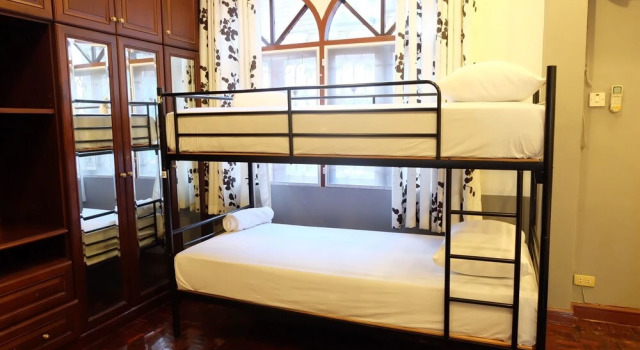 Manii Hostel Asoke