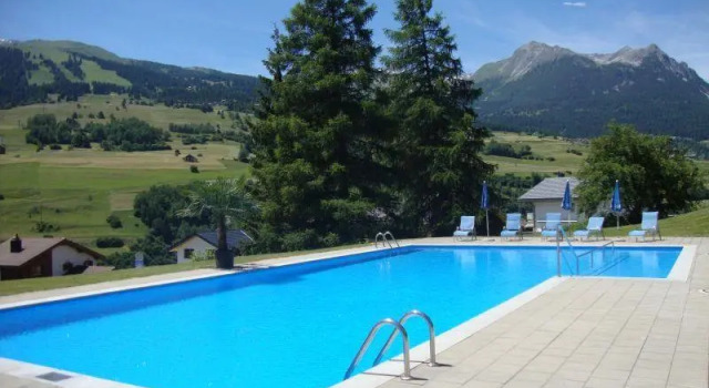 Tgesa Sunnmatt Nr. 12, Book Hotel Savognin Grisons
