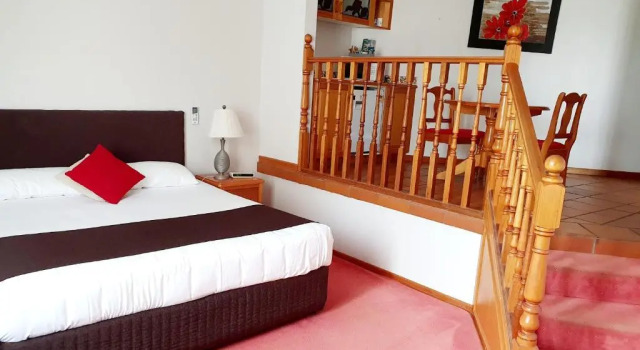 Двухместный номер Executive McNevins Warwick Motel