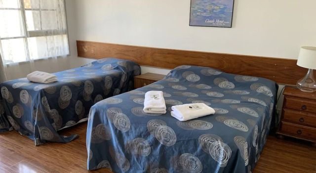 Трёхместный номер Standard c 1 комнатой Beaconsfield Lodge Motel