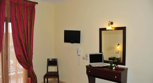 Gogos Hotel