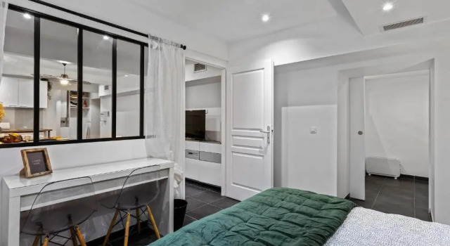 Апартаменты Superior Saint Charles Apartments