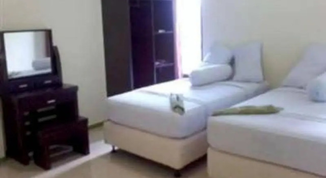 Green sky bungallow, Book Hotel Batukaras West Java