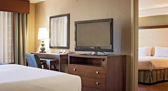Двухместный люкс c 1 комнатой Holiday Inn Express & Suites Logan by IHG