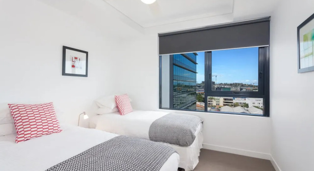 Keeping Cool on Connor - Executive 2BR Fortitude Valley apartment with pool and views, Забронировать Апартаменты/квартира Апартаменты Брисбна, рядом с Тиволи, Апартаменты/квартира