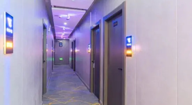 Shousu E-sports Hotel, Rezerwuj Hotel Hotele w Korla z parkingiem, Parking