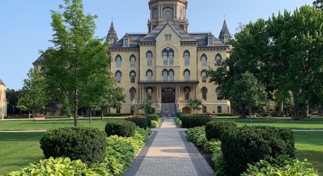 Коттедж 3 Blocks to Notre Dame 2 Bedroom 1 Bath Home 815