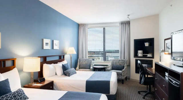 Четырёхместный номер Standard Ocean Promenade Hotel