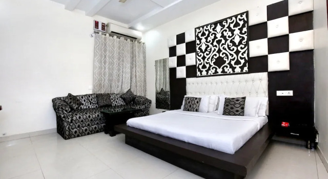 Номер Standard Capital O 9235 Hotel Nayyar