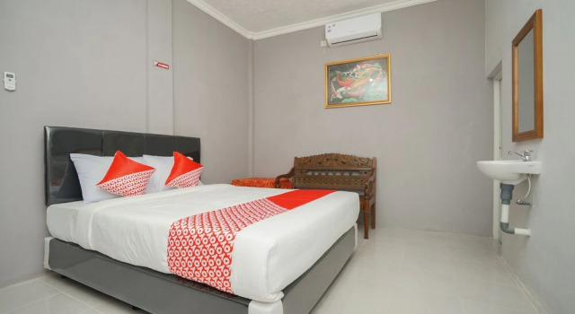 Camera Deluxe OYO 2492 Nindy Homestay