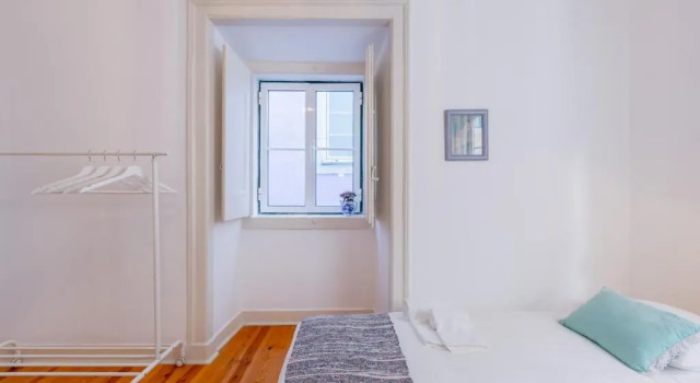Апартаменты Spacious, Bright and Sunny Apartment, By TimeCooler