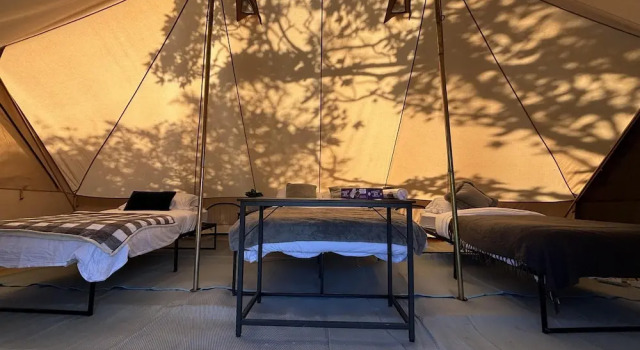 Cozy Winter Hot Tent With Log Burner, Tv & Hot tub, Book Feriehus Dwyran 