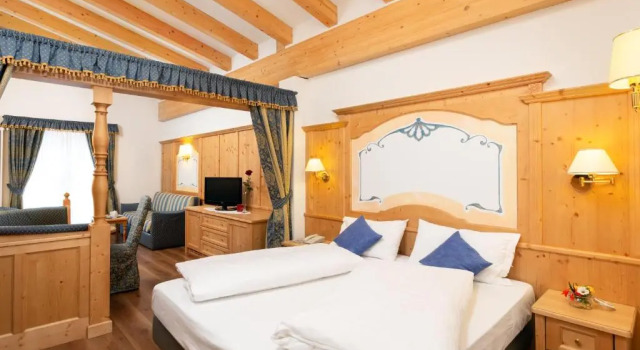 Полулюкс Hotel Gries