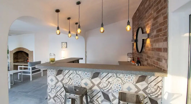 Вилла Lavanda Magnificent Five Bedroom Villa in Carvoe