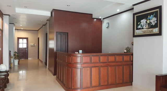 Sinnakhone hotel, Rezerwuj Hotel Hotele w Prowincja Wientian z basenem, Basen