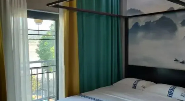 Люкс Deluxe Yichang Xiajiang Hotel