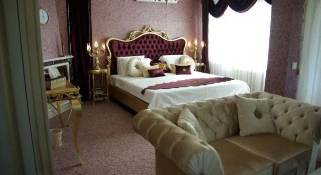 Люкс Royal с видом на бассейн Parla Viens Suites